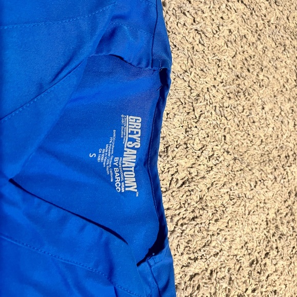 Cobalt Grey’s Anatomy Srubs by Barco Srubs. Small top and small/petite pants - Picture 3 of 5